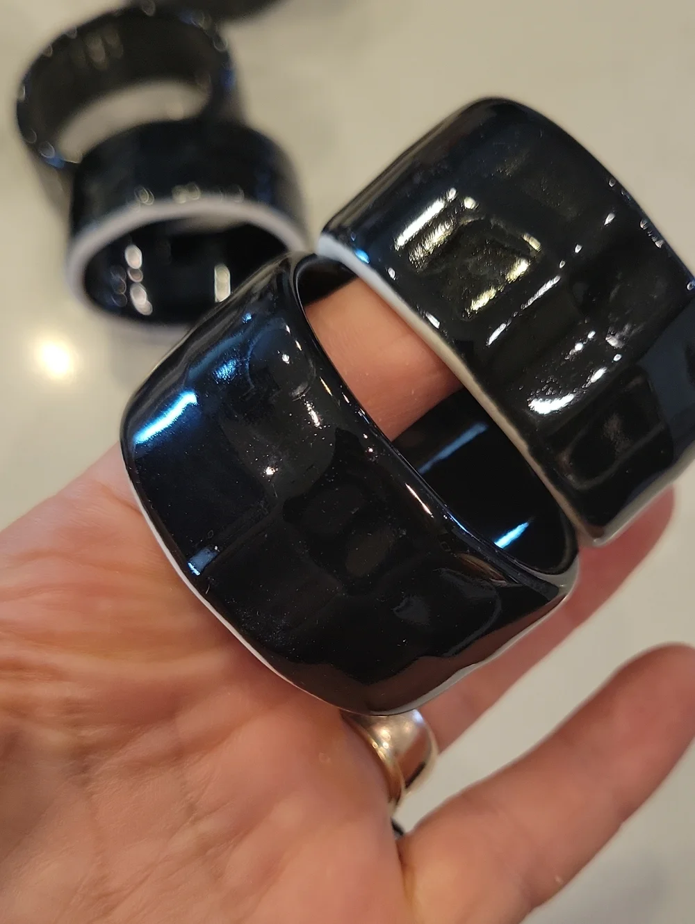 Pier 1 Imports Like New Black Ceramic  Napkin Rings